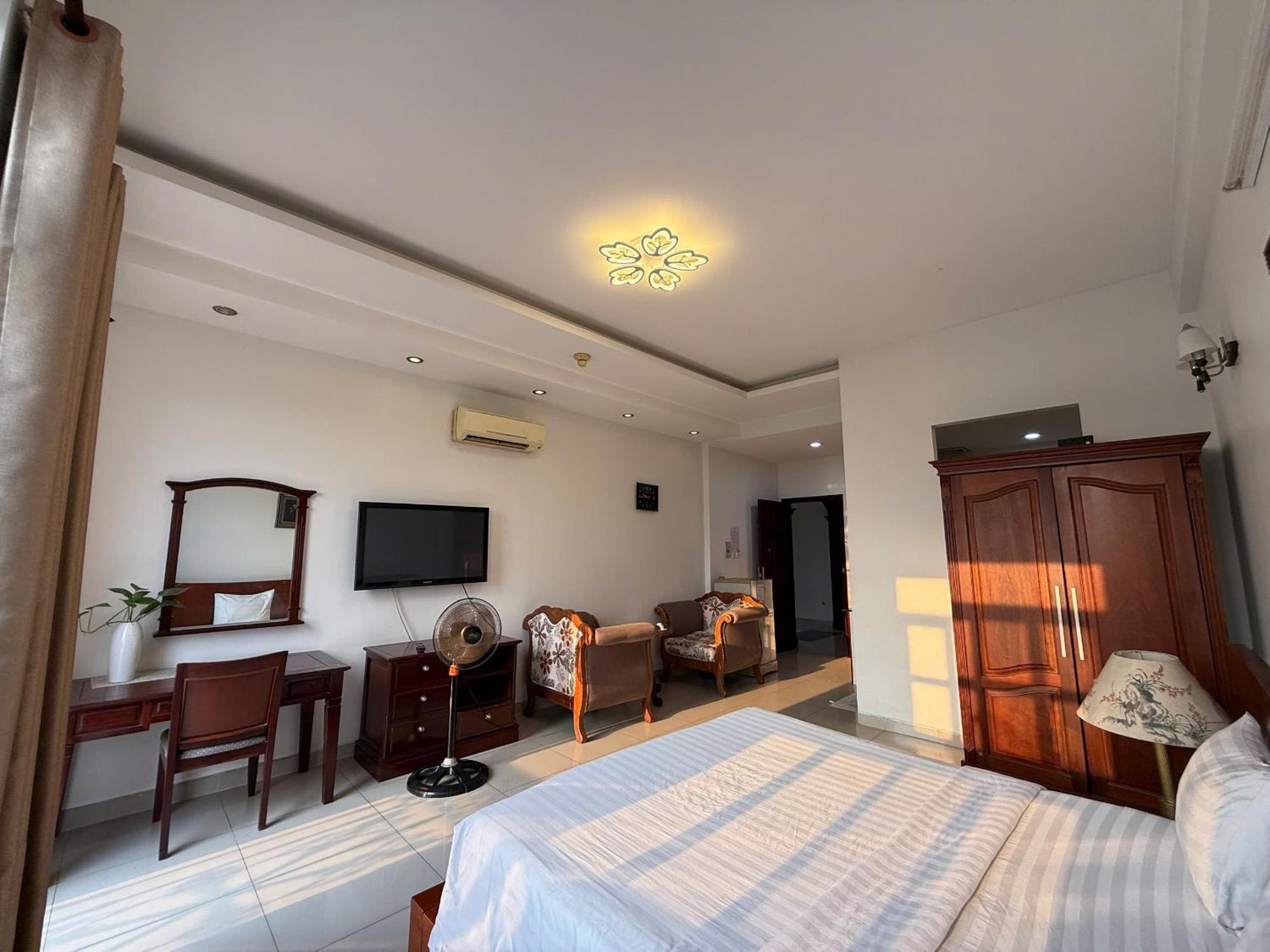 Hoa Phat Hotel & Apartment Cidade de Ho Chi Minh Exterior foto