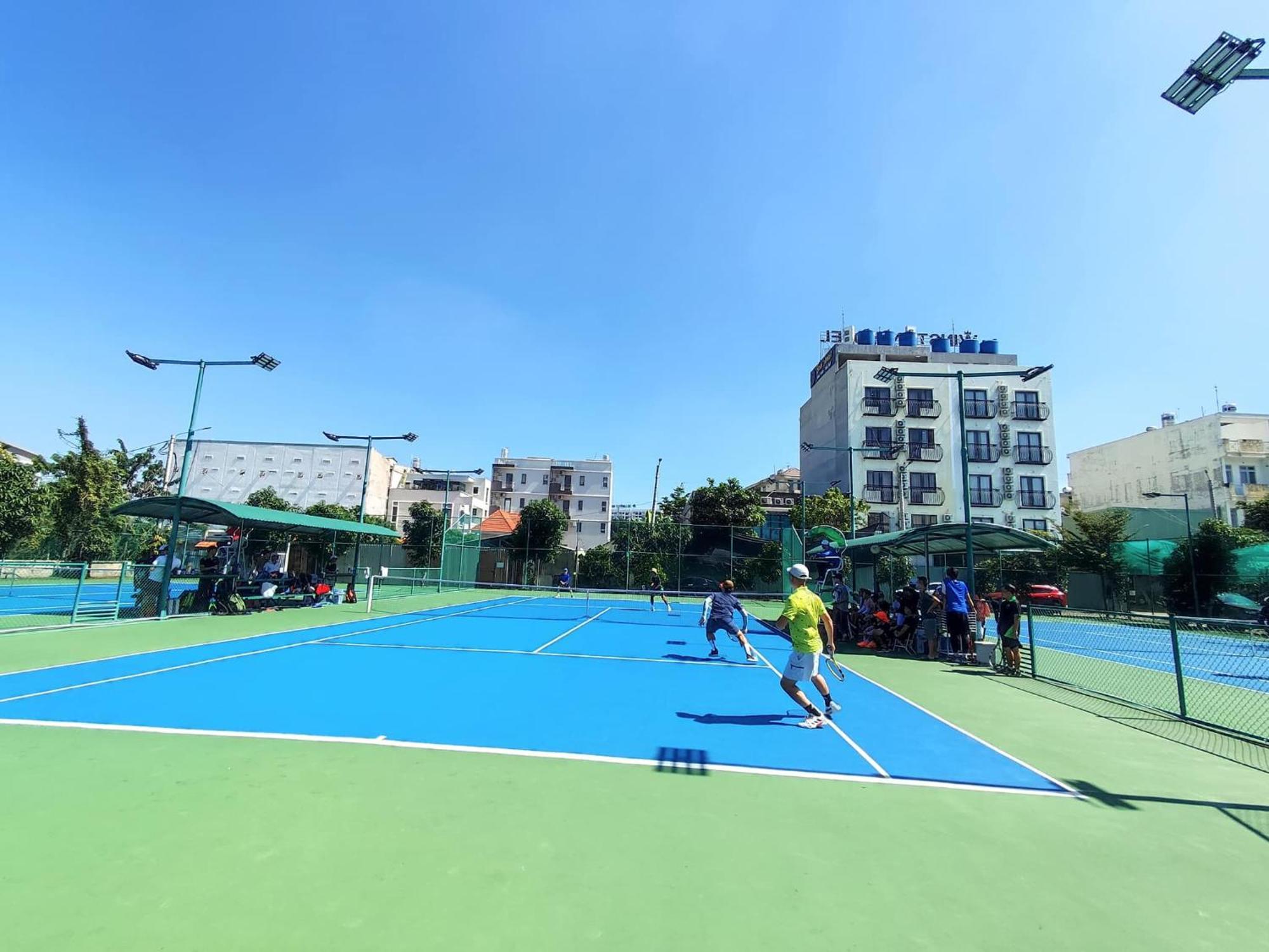 Hoa Phat Hotel & Apartment Cidade de Ho Chi Minh Exterior foto